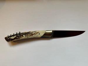 Le Thiers Couteaux de poche 'Le Grand Cru' par Chambriard. Manche corne de cerf, lame acier inox.