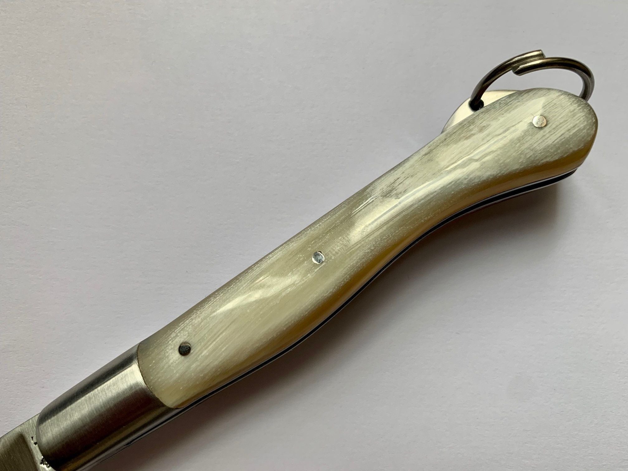 Le Salers couteau de poche par Thiers-Issard, manche pointe de corne, lame inox 10cms.